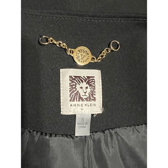 Anne Klein Size Small Black Cropped Jacket, Fluted Lace Sleeves - Picture 3 of 4